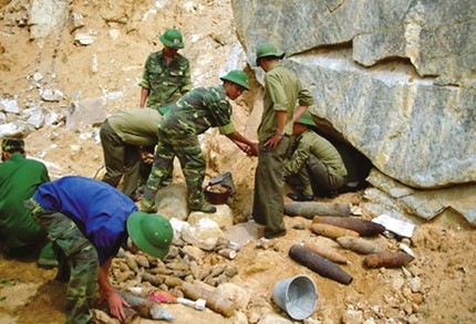 การแก้ไขผลเสียหายจากกับระเบิดหลังสงครามเพื่อชีวิตที่สันติสุข - ảnh 2